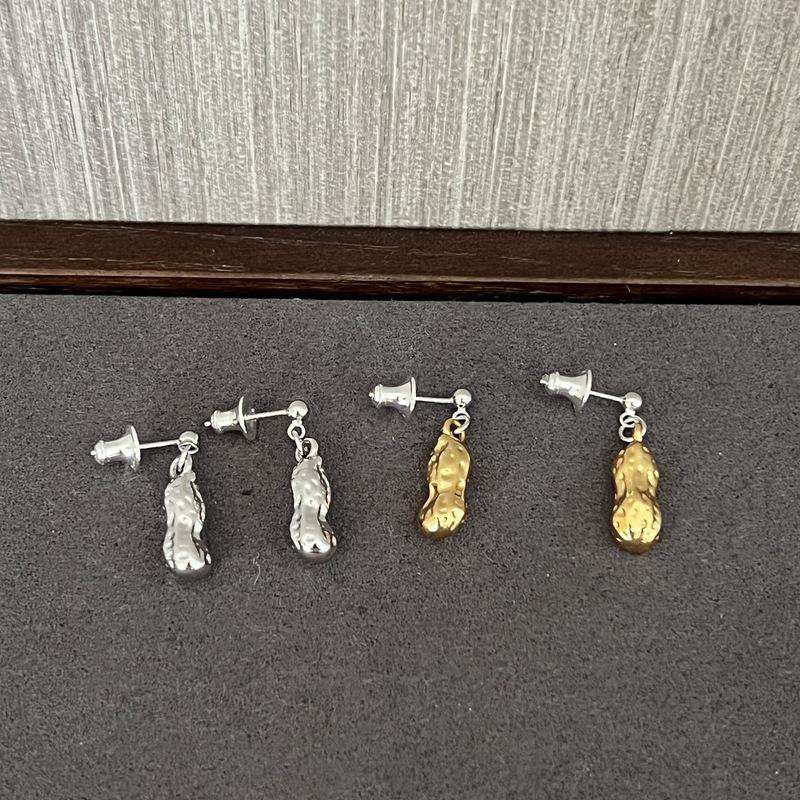 Серьги из серебра 925 пробы с двухцветной подвеской оптом из Китая — фотография поставщика