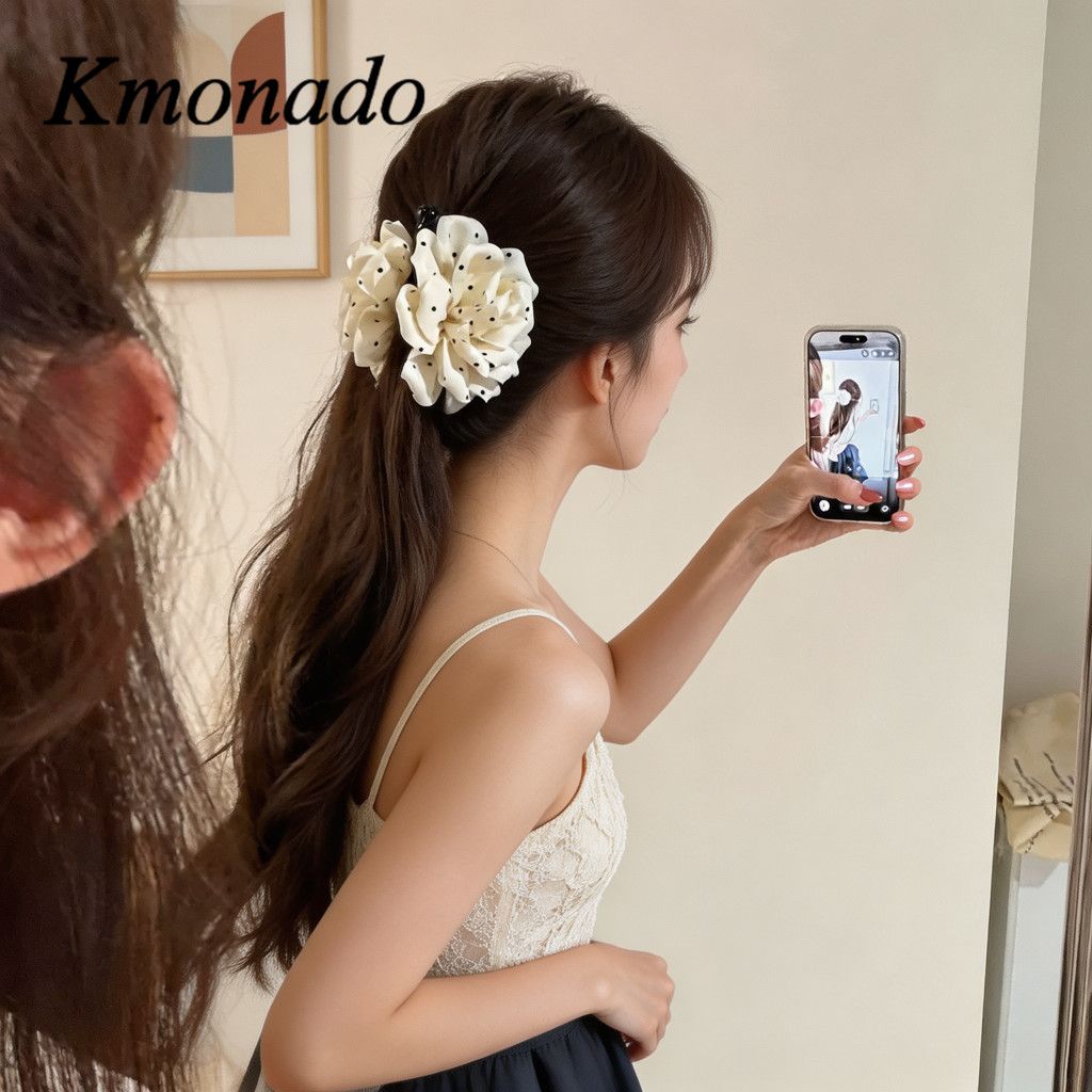 Заколка-банан с цветком оптом из Китая — фотография поставщика