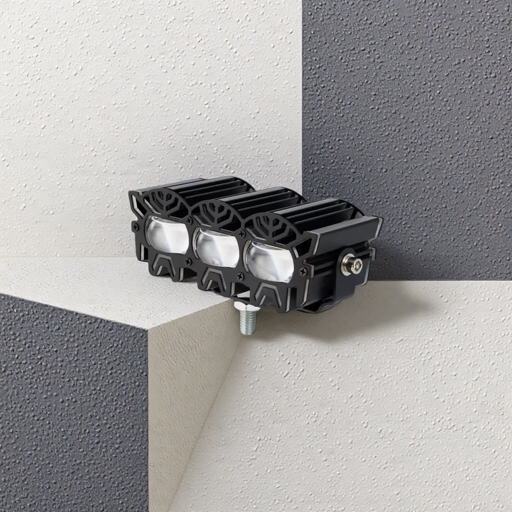 Фара мотоциклетная трёхглазая LED оптом из Китая — фотография поставщика