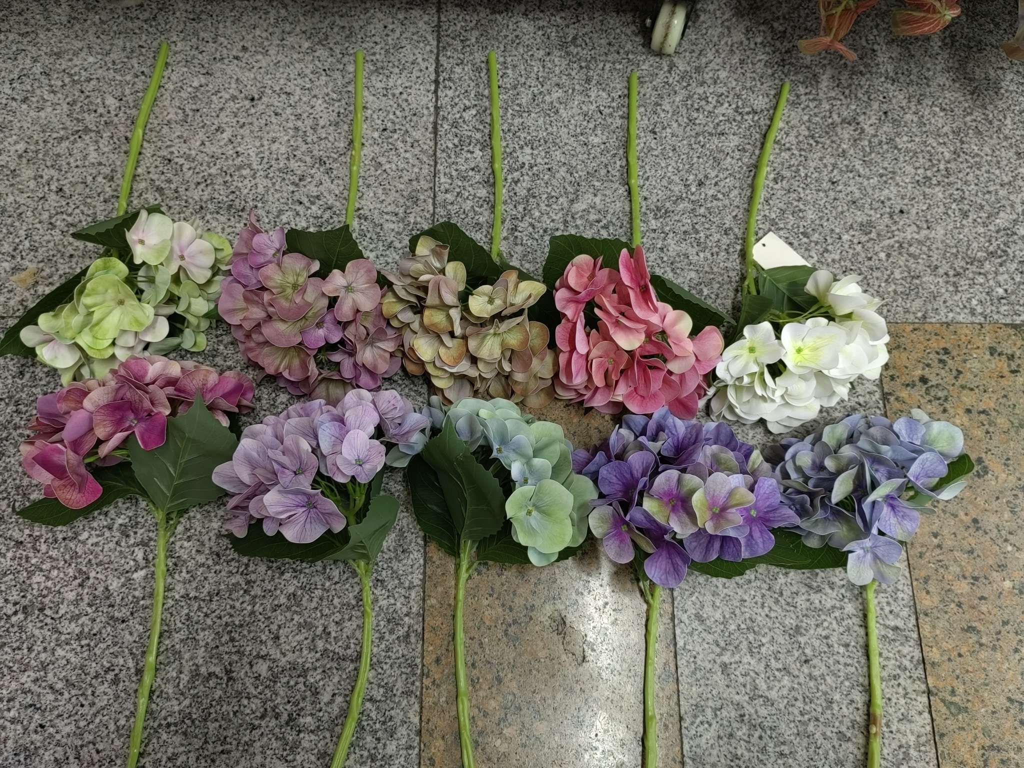 Цветы искусственные из пенопласта на стеблях оптом из Китая — фотография поставщика