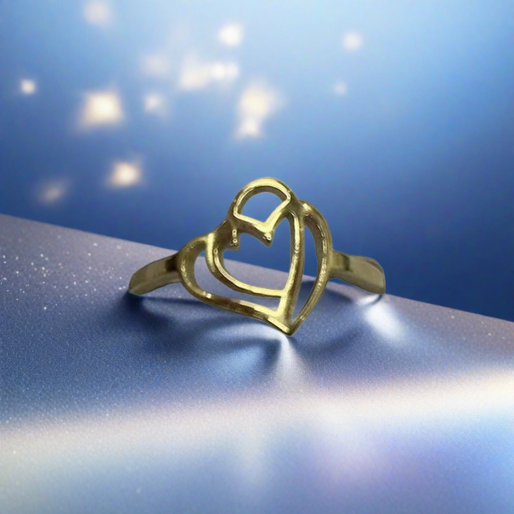 Кольцо с ажурным сердцем золотистое оптом из Китая — фотография поставщика
