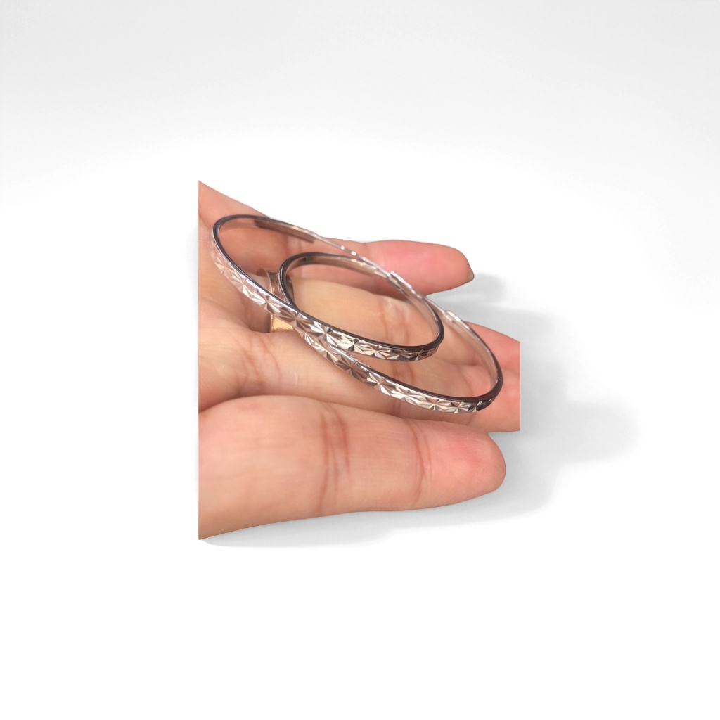 Серьги серебристые с резным узором оптом из Китая — фотография поставщика