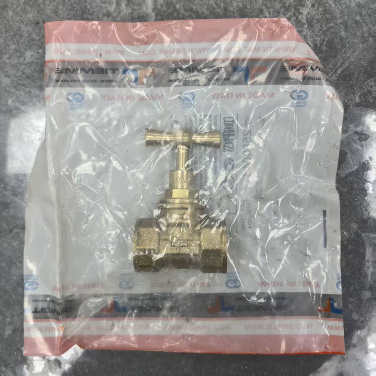 Лейка душевая ручная медная для ванной оптом из Китая — фотография поставщика