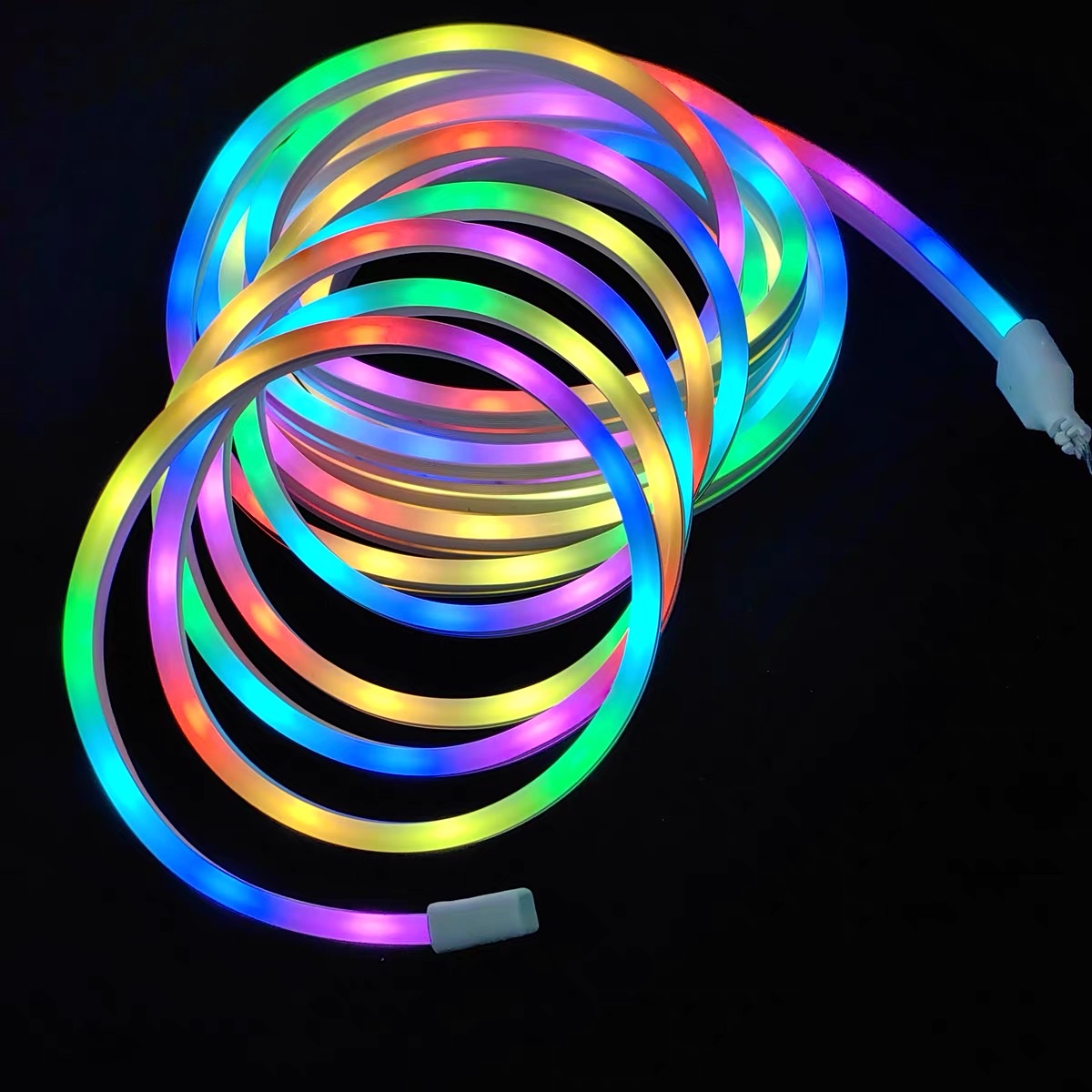 Лента светодиодная RGB 5 м с управлением по Bluetooth оптом из Китая — фотография поставщика