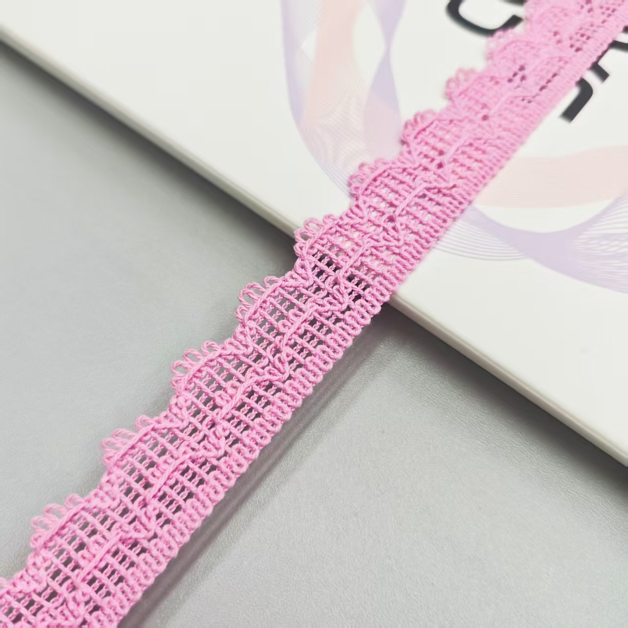 Кружево хлопковое цветное с ажурным рисунком оптом из Китая — фотография 4