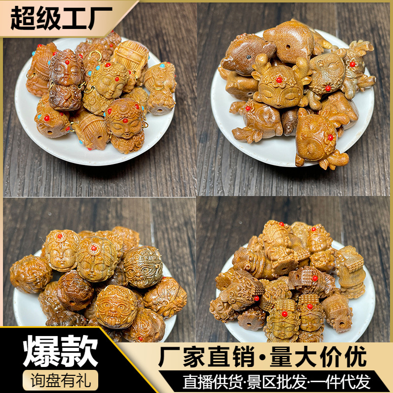 Подвеска резная из зелёного сандала с узором оптом из Китая — фотография поставщика