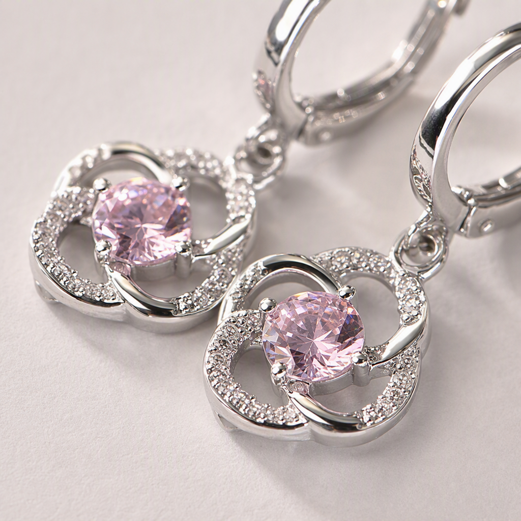 Серьги серебристые с розовыми вставками оптом из Китая — фотография 4
