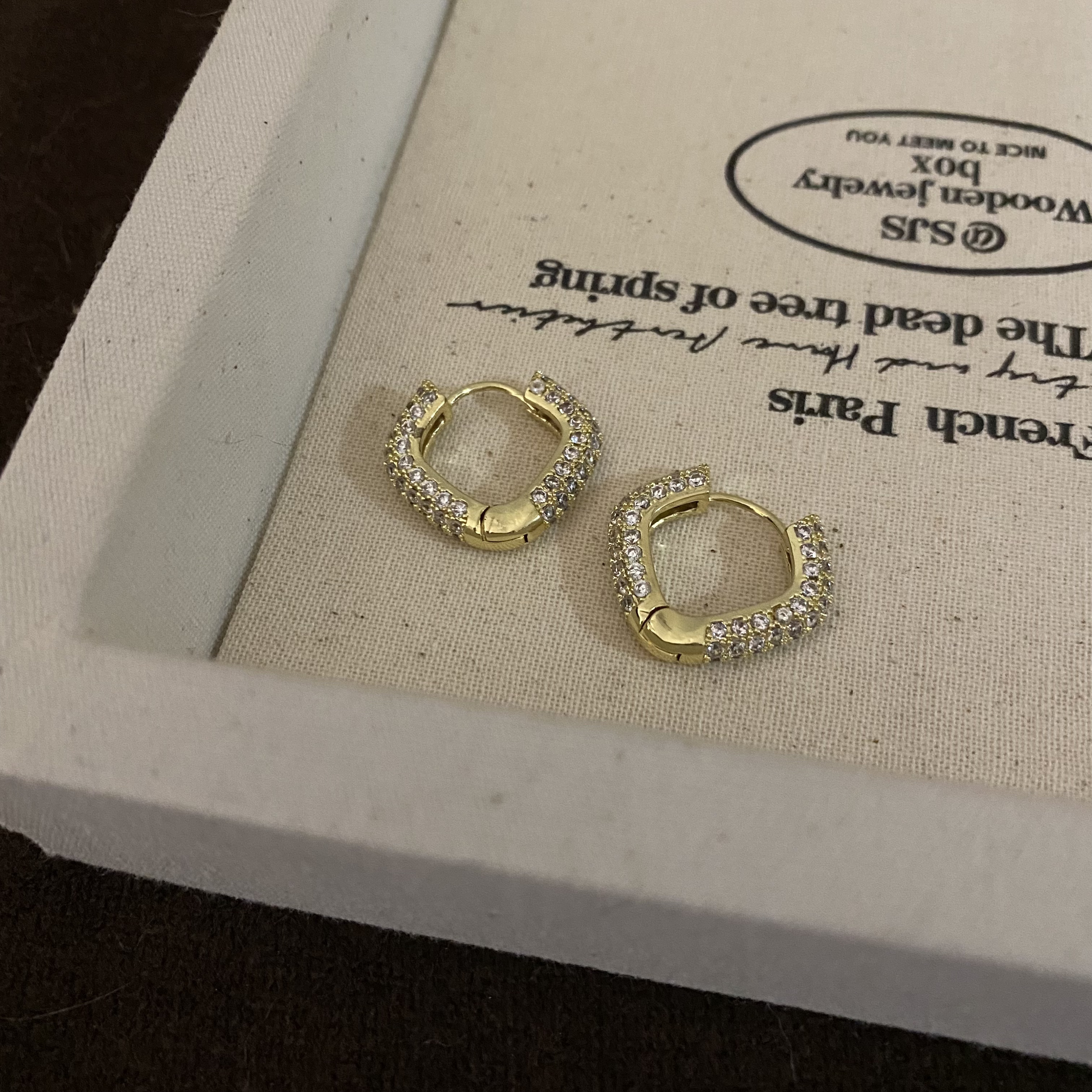 Серьги с цирконием и серебряной застёжкой оптом из Китая — фотография 2