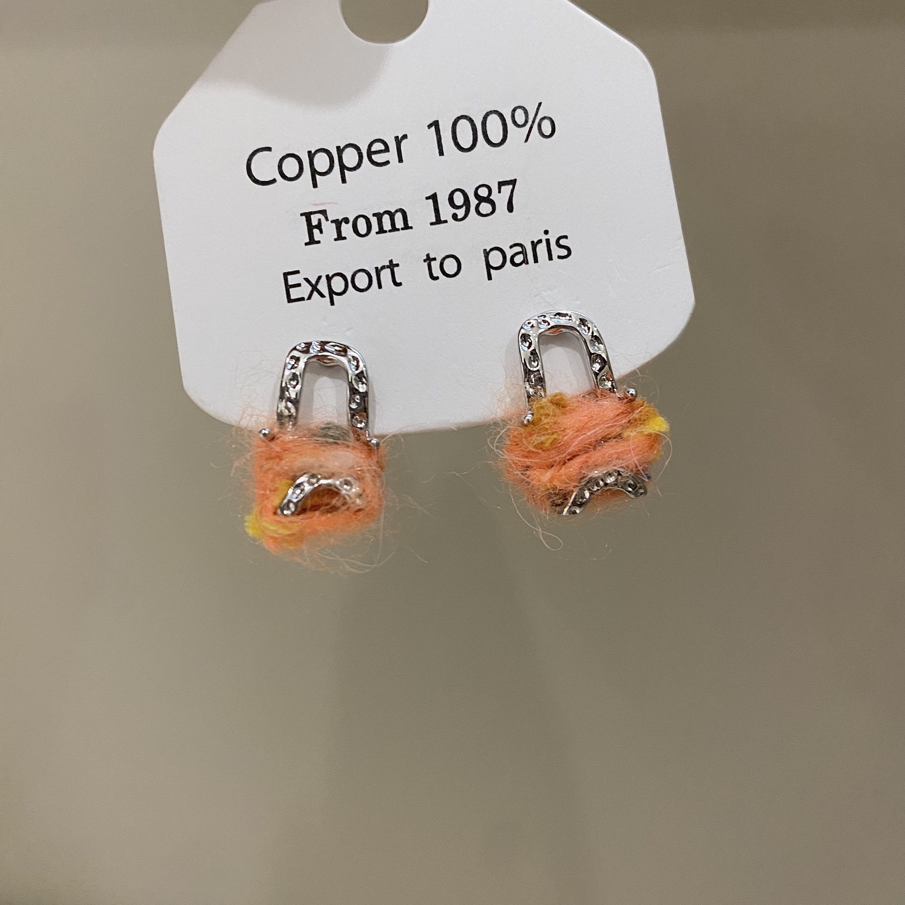 Серьги с фианитами лаконичные оптом из Китая — фотография 3
